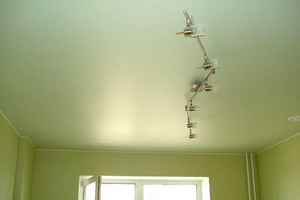 Натяжные потолки в Одессе 14 satinovyj 300x200 1